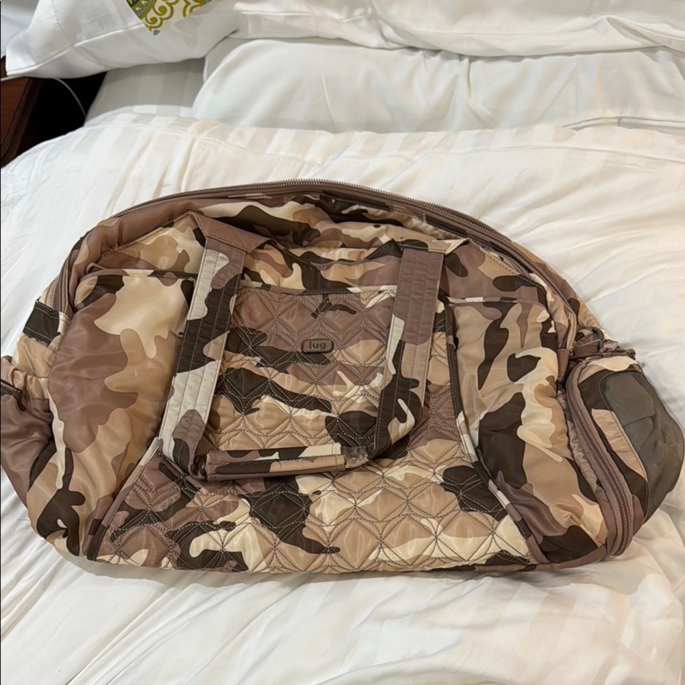 EUC Lug Pontoon in Camo Sand Travel Bag for Travel & Outdoor Adventures